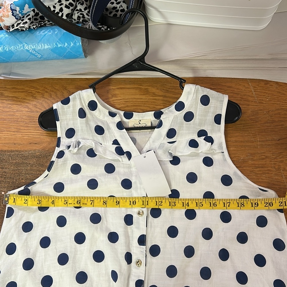 White Polka Dot Sleeveless Blouse - Picture 5 of 6